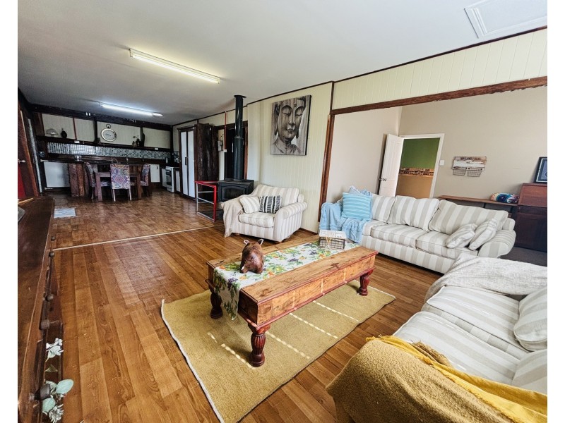 423 Railway Road, Booyal QLD 4671