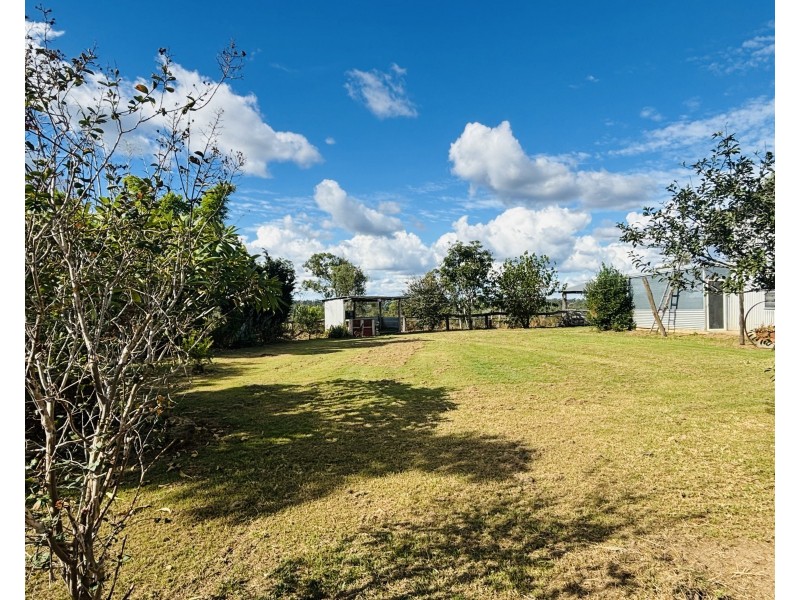 423 Railway Road, Booyal QLD 4671