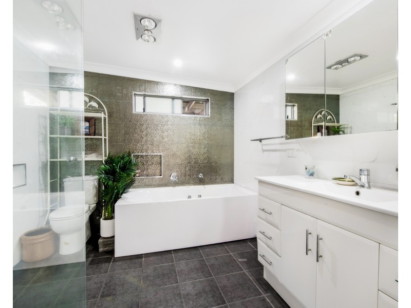 17 Macquarie Street, Swansea NSW 2281