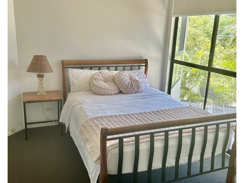 2/5 Virginia Grove, Southport QLD 4215