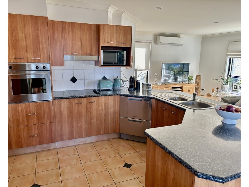 2/5 Virginia Grove, Southport QLD 4215