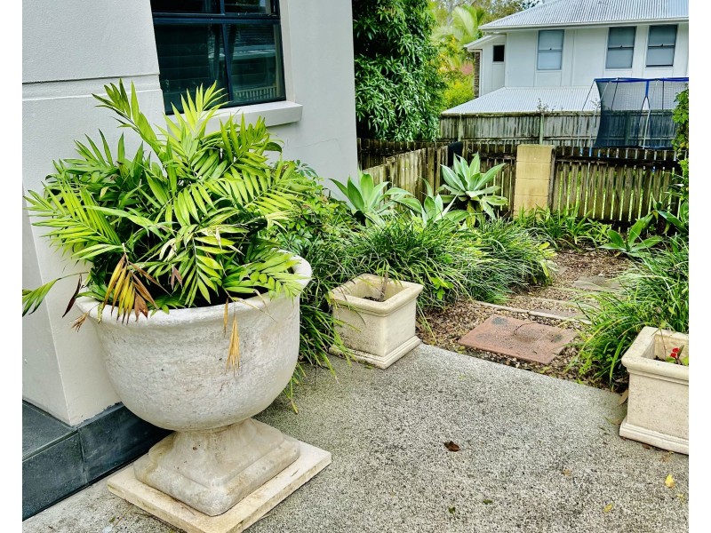 2/5 Virginia Grove, Southport QLD 4215