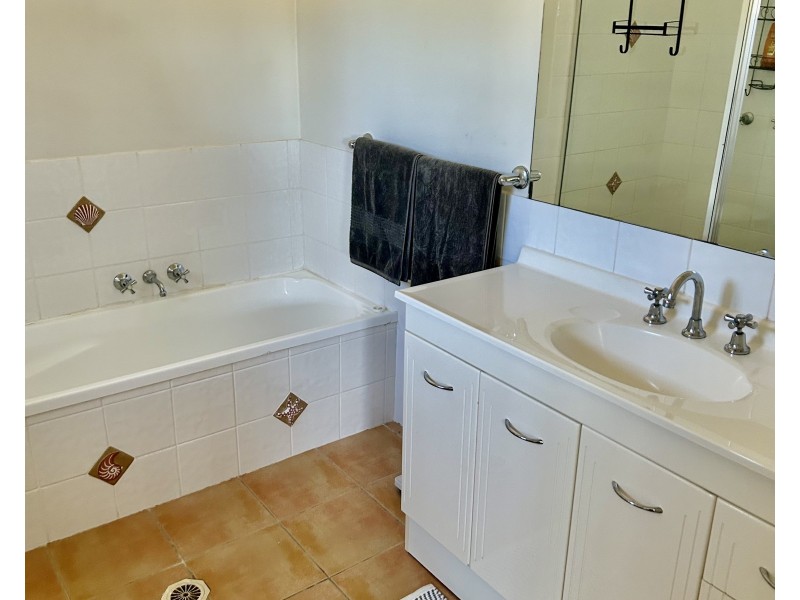 2/5 Virginia Grove, Southport QLD 4215