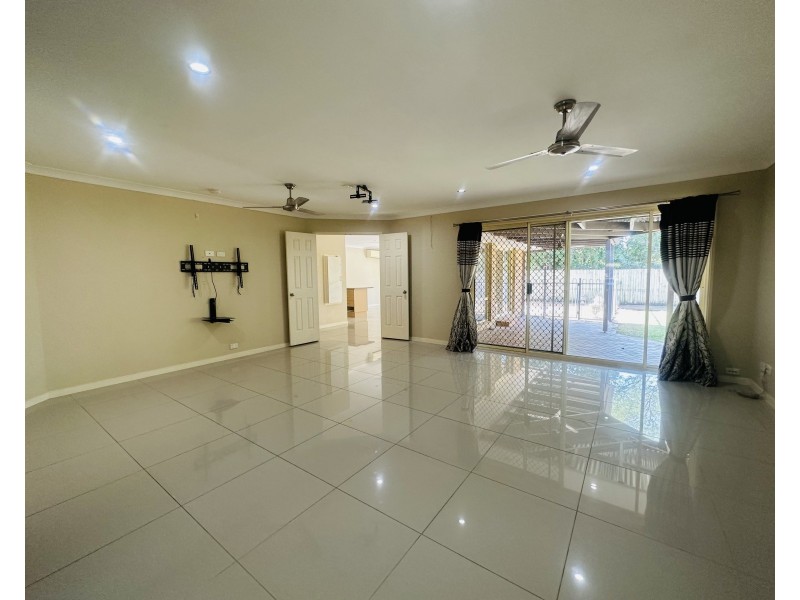 Pacific Pines QLD 4211