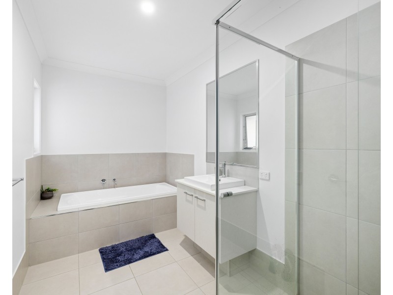 22 Broxburn Circuit, Spring Mountain QLD 4124