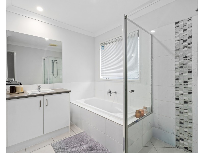 11 Imelda Way, Pimpama QLD 4209