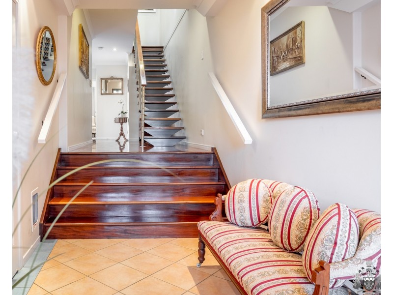 1/60 The Esplanade, Paradise Point QLD 4216