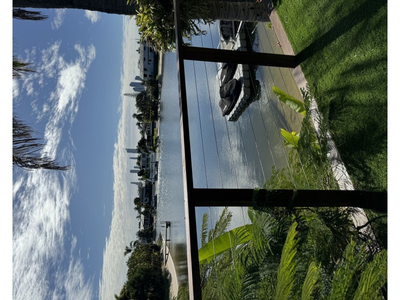 71 Hooker Boulevard, Broadbeach Waters QLD 4218