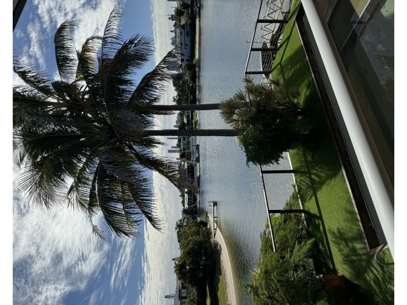 71 Hooker Boulevard, Broadbeach Waters QLD 4218