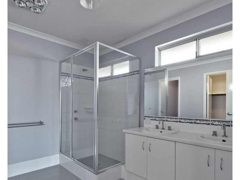 24 Majorelle Parkway, Aubin Grove WA 6164