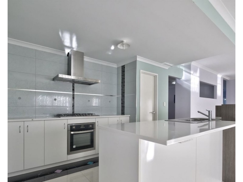 24 Majorelle Parkway, Aubin Grove WA 6164