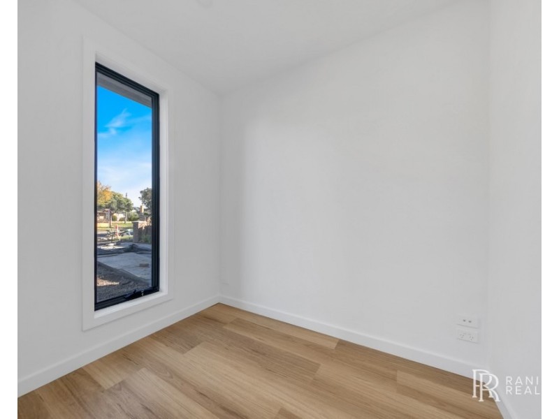 32 Rochester Drive, Thomastown VIC 3074