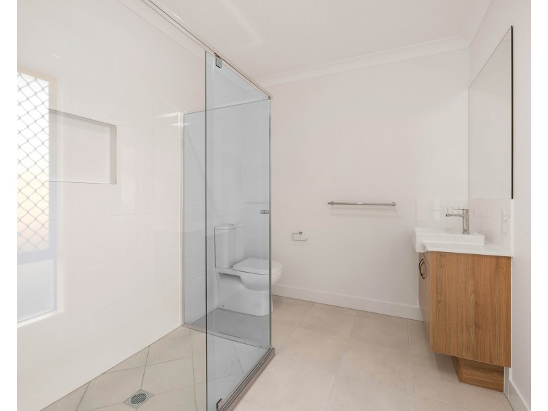 8 Rosy Street, Ripley QLD 4306