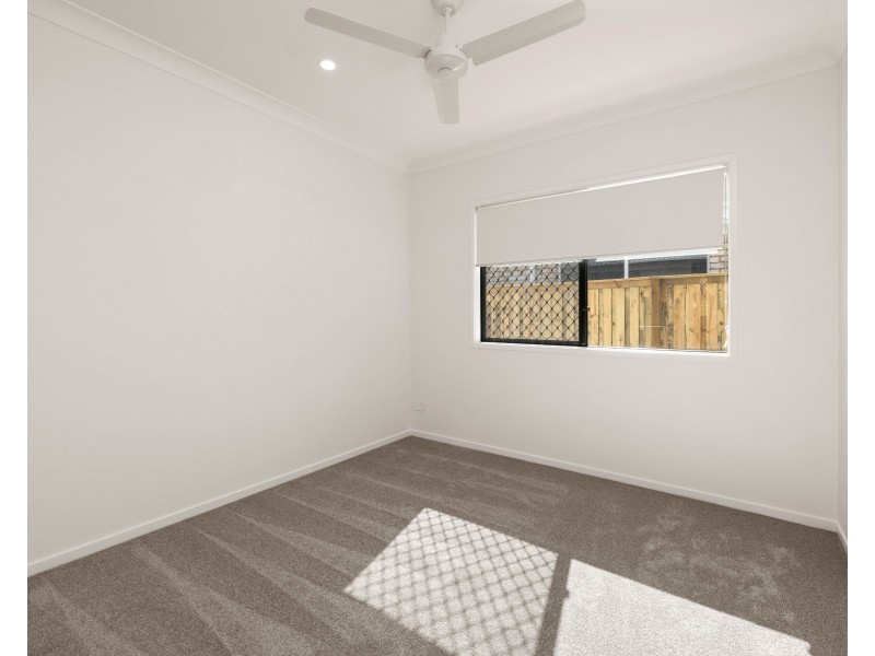 8 Rosy Street, Ripley QLD 4306