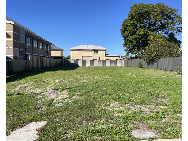 210 Fulham Street, Cloverdale WA 6105