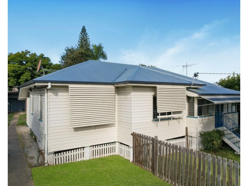 148 South Station Road, Silkstone QLD 4304