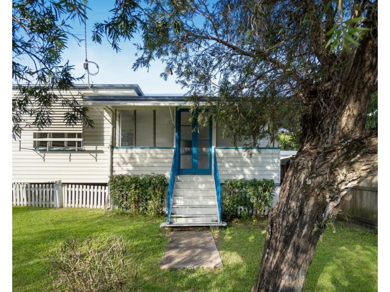 148 South Station Road, Silkstone QLD 4304