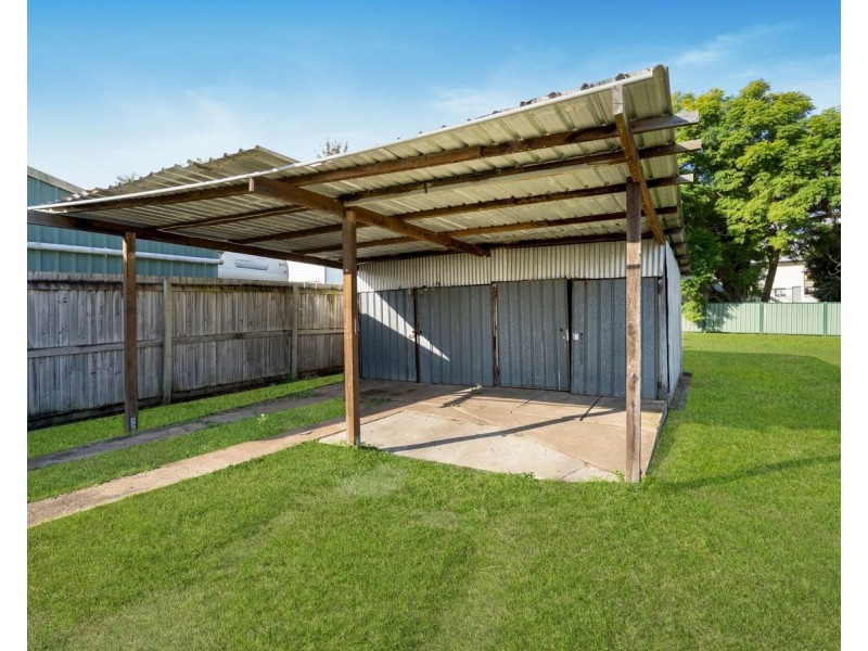 148 South Station Road, Silkstone QLD 4304