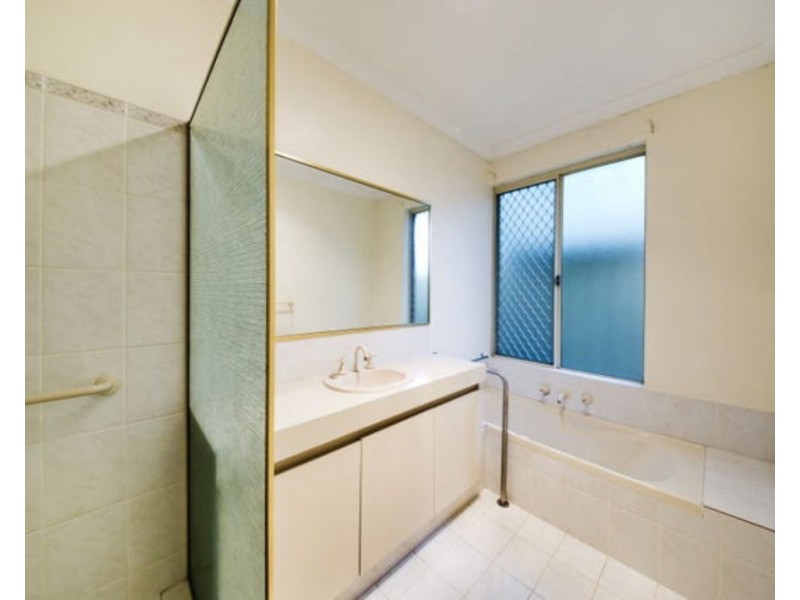 3/2 Lemana Court, Nollamara WA 6061