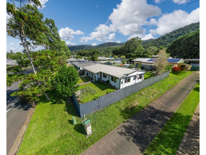 39 Carnation Drive, Mooroobool QLD 4870
