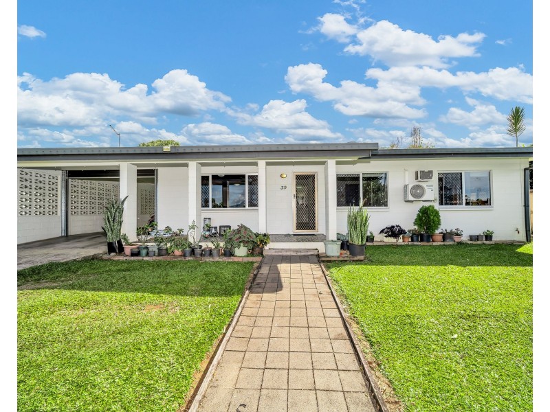 39 Carnation Drive, Mooroobool QLD 4870