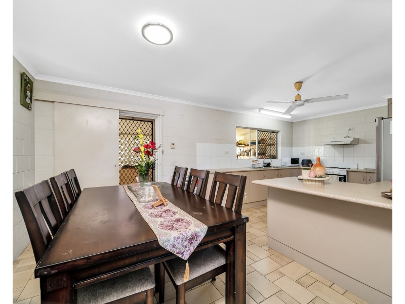 39 Carnation Drive, Mooroobool QLD 4870