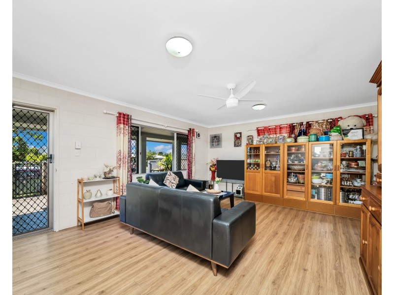 39 Carnation Drive, Mooroobool QLD 4870