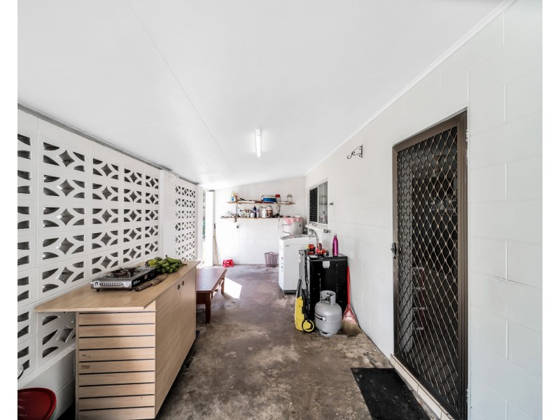 39 Carnation Drive, Mooroobool QLD 4870