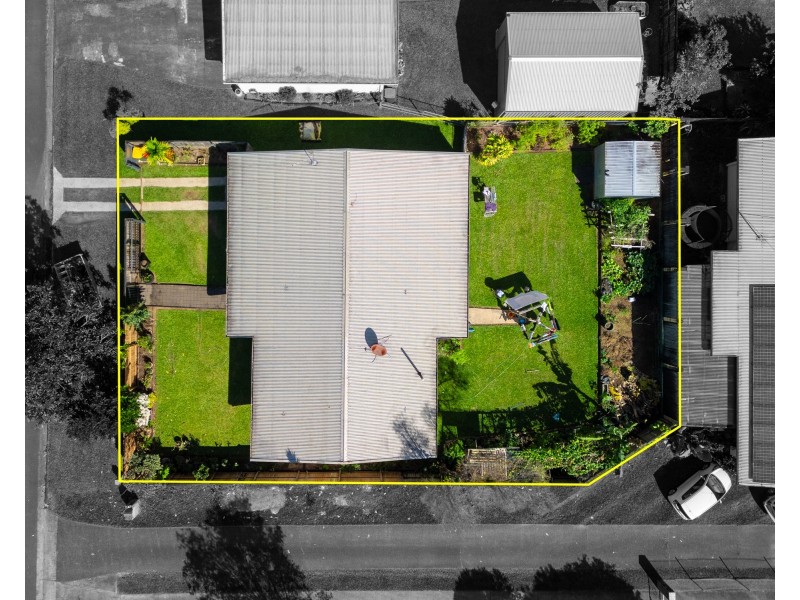 39 Carnation Drive, Mooroobool QLD 4870