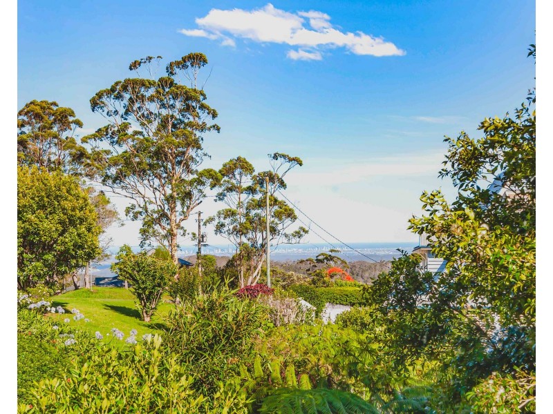 35 Paradise Drive, Tamborine Mountain QLD 4272