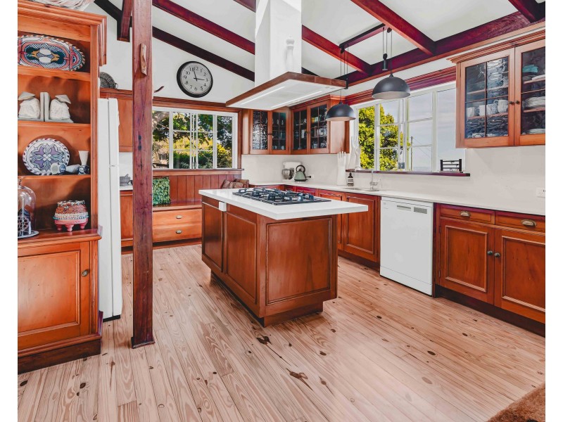 35 Paradise Drive, Tamborine Mountain QLD 4272