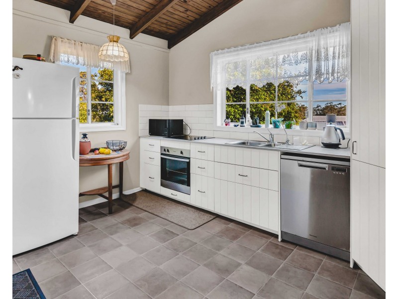 35 Paradise Drive, Tamborine Mountain QLD 4272