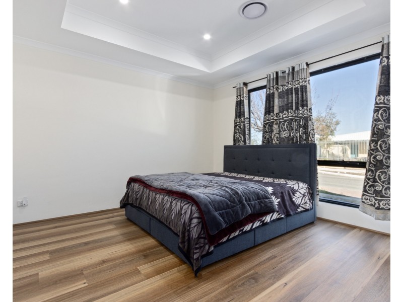 26B Riva Entrance, Piara Waters WA 6112