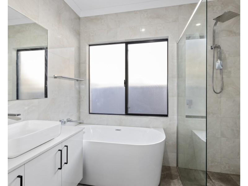 26B Riva Entrance, Piara Waters WA 6112