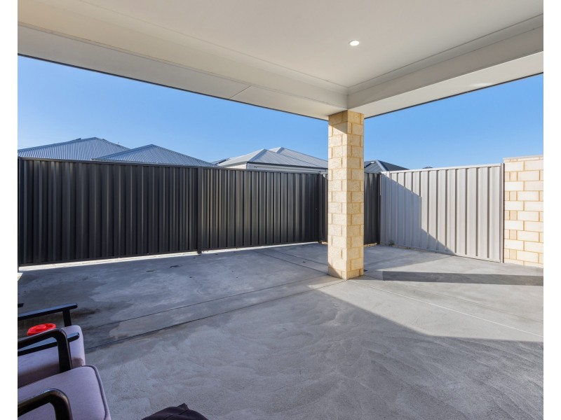 26B Riva Entrance, Piara Waters WA 6112