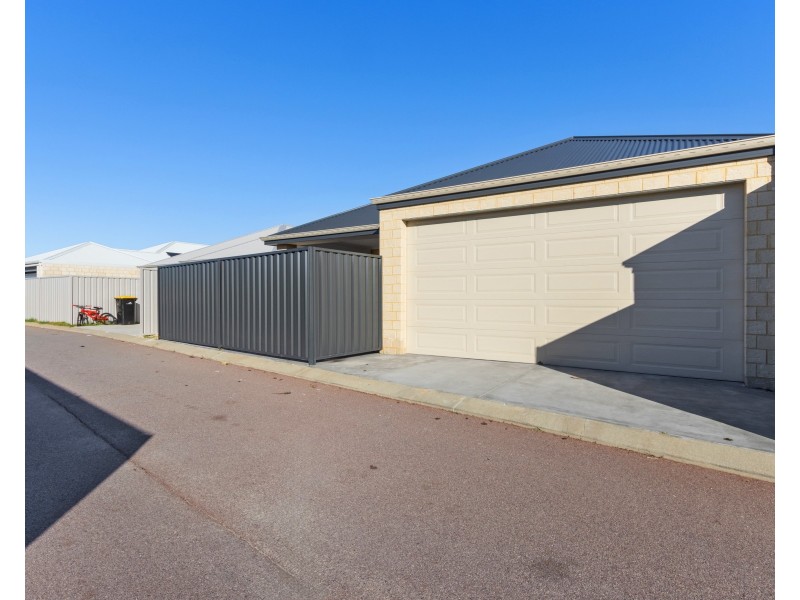 26B Riva Entrance, Piara Waters WA 6112