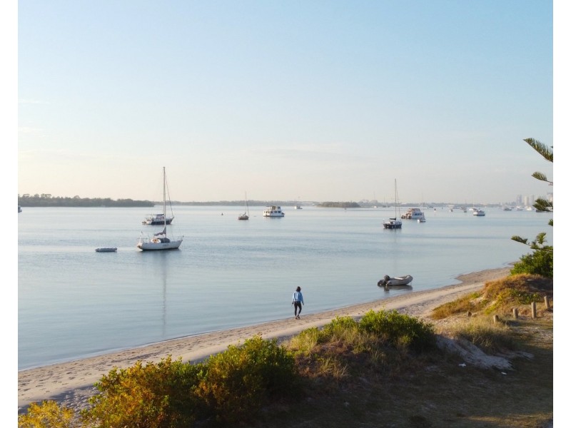 Labrador QLD 4215