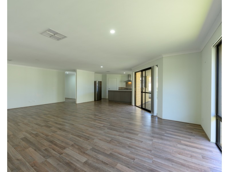 76 Yangtze Avenue, Southern River WA 6110