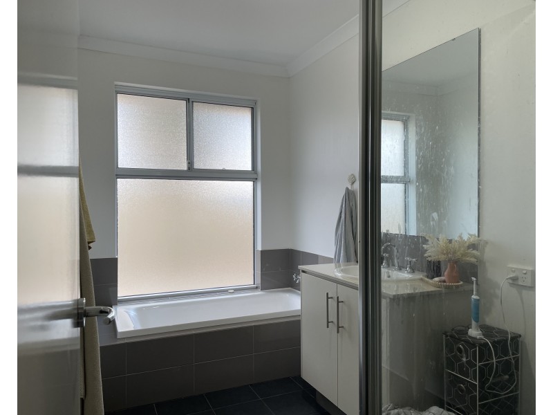 187 Honeywood Avenue, Wandi WA 6167