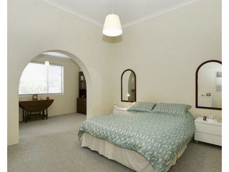 33 Megalong Street, Nedlands WA 6009