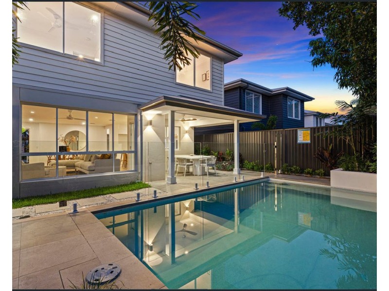 Labrador QLD 4215