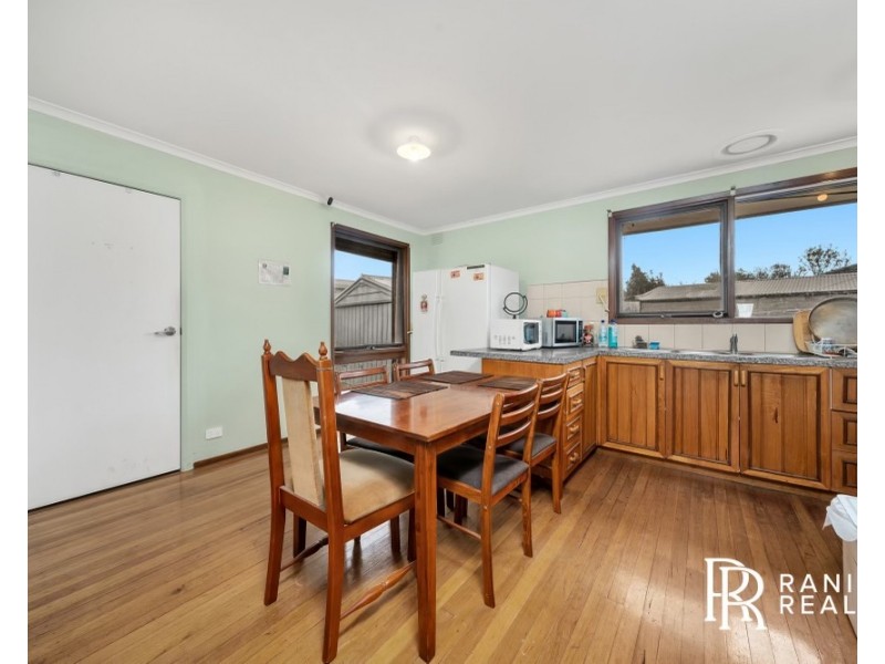 32 Rochester Drive, Thomastown VIC 3074