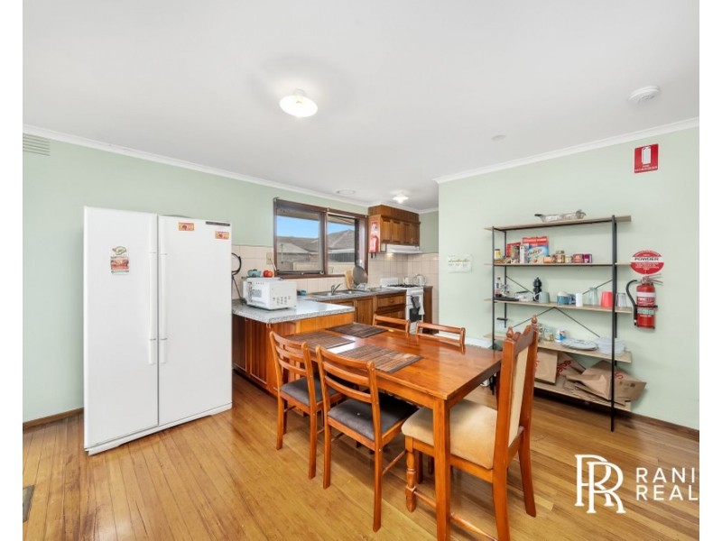 32 Rochester Drive, Thomastown VIC 3074
