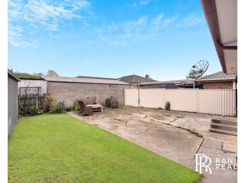 32 Rochester Drive, Thomastown VIC 3074