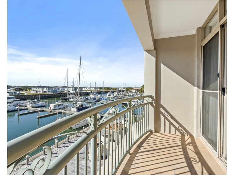 11 John Lund Drive, Hope Island QLD 4212