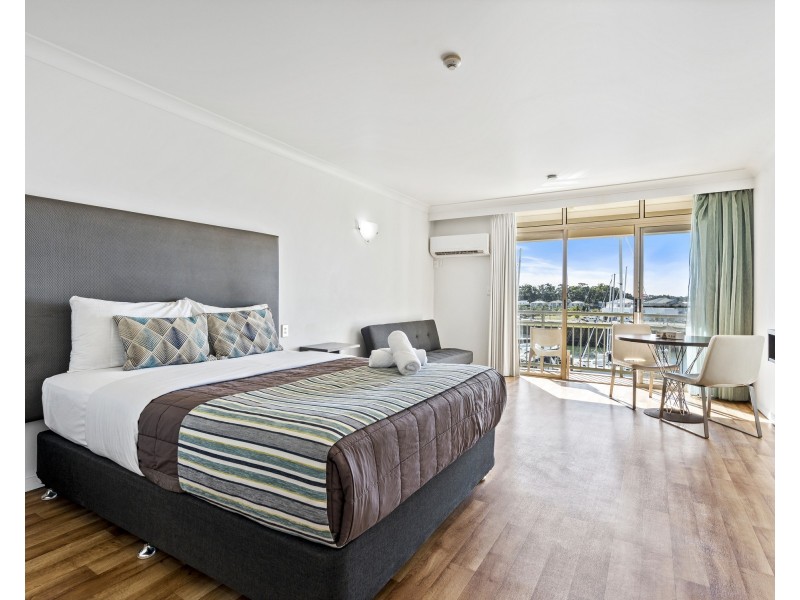 11 John Lund Drive, Hope Island QLD 4212