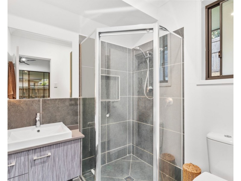 6 Samford Drive, Holmview QLD 4207