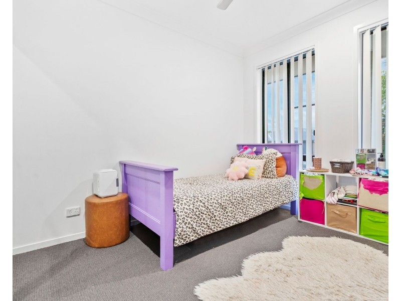 6 Samford Drive, Holmview QLD 4207