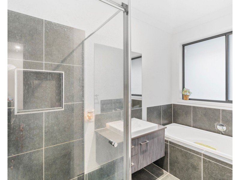 6 Samford Drive, Holmview QLD 4207