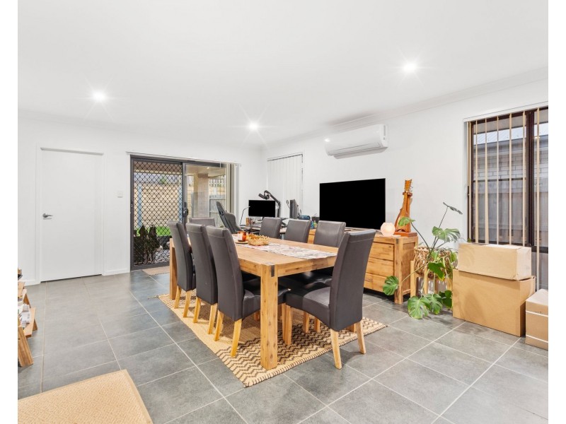 6 Samford Drive, Holmview QLD 4207